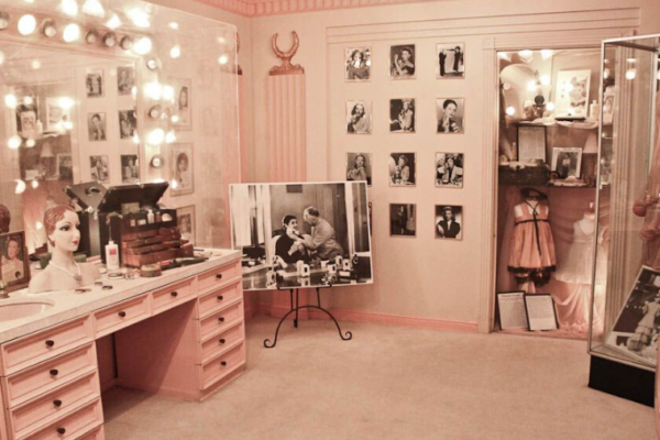 beauty room declutter