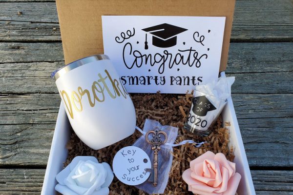 Best Personalized Graduation Gifts For a Senior High School Lady